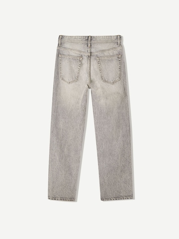 Regular Jean Bershka en gris
