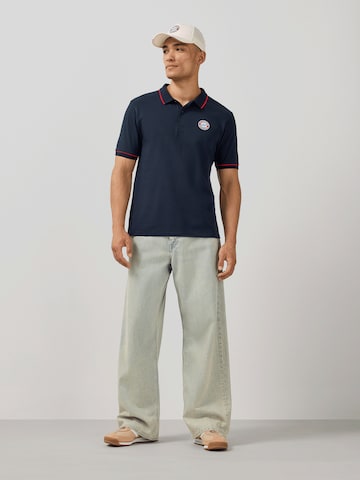 FC BAYERN MÜNCHEN Poloshirt Essentials in Blau