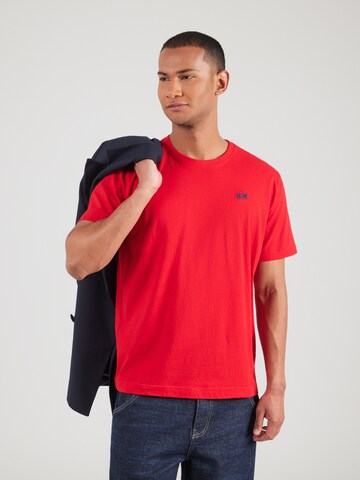 Tricou de la La Martina pe roșu: față