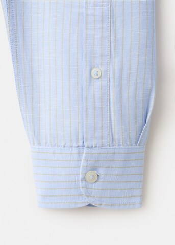 MANGO MAN Regular fit Button Up Shirt 'Rug ' in Blue