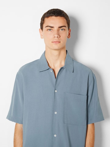 Bershka Comfort fit Button Up Shirt in Blue