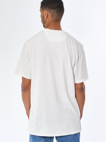 A Question Of (AQO) Shirt 'Carfish' in Wit