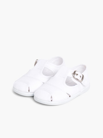 Pisamonas First-step shoe in White