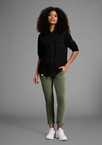 KangaROOS Between-Season Jacket in Black