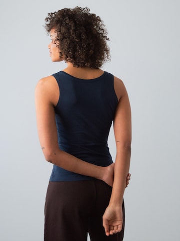Honest Basics Top in Blauw