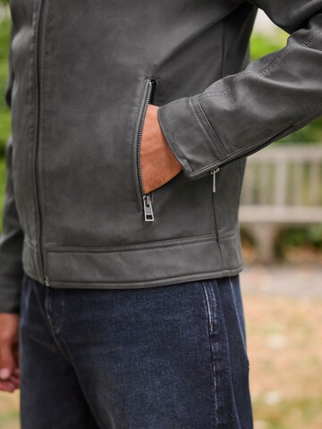 Next Übergangsjacke in Grau