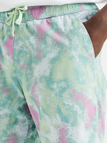 WE Fashion Широка кройка Панталон Chino в зелено