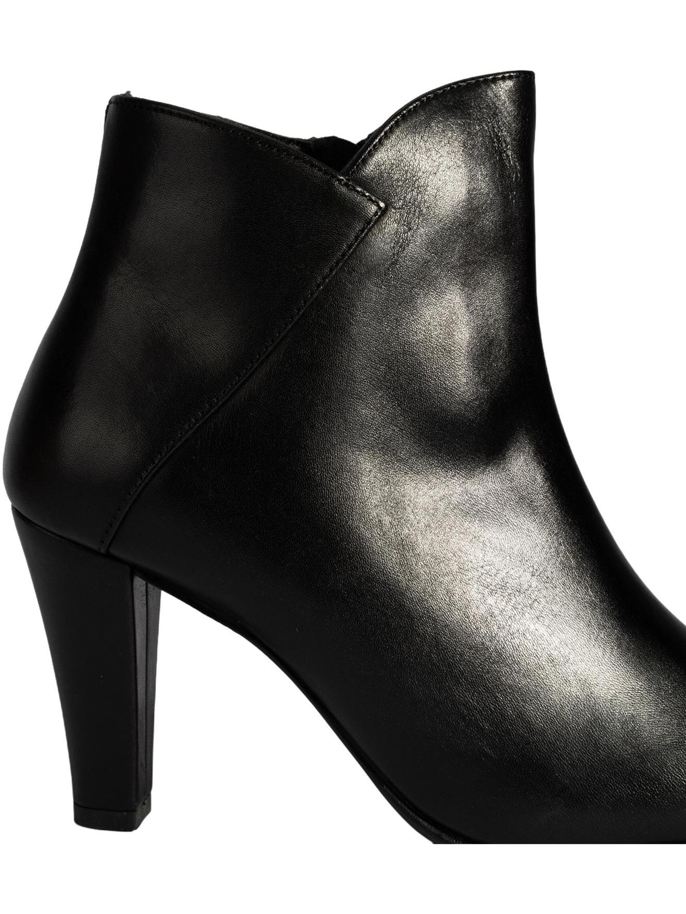 Desa Boots‌‌‌‌‌‌‌‌‌‌ in Schwarz