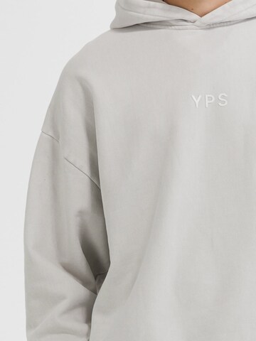 Young Poets Sweatshirt 'Danis' in Grau