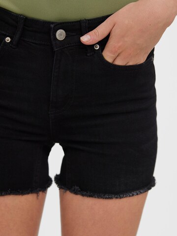 VERO MODA Regular Shorts 'Peach' in Schwarz