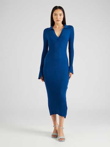 NA-KD Knitted dress in Blue: front