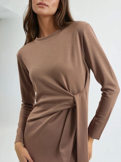 Hiccup Jurk in de kleur Camel, Productweergave