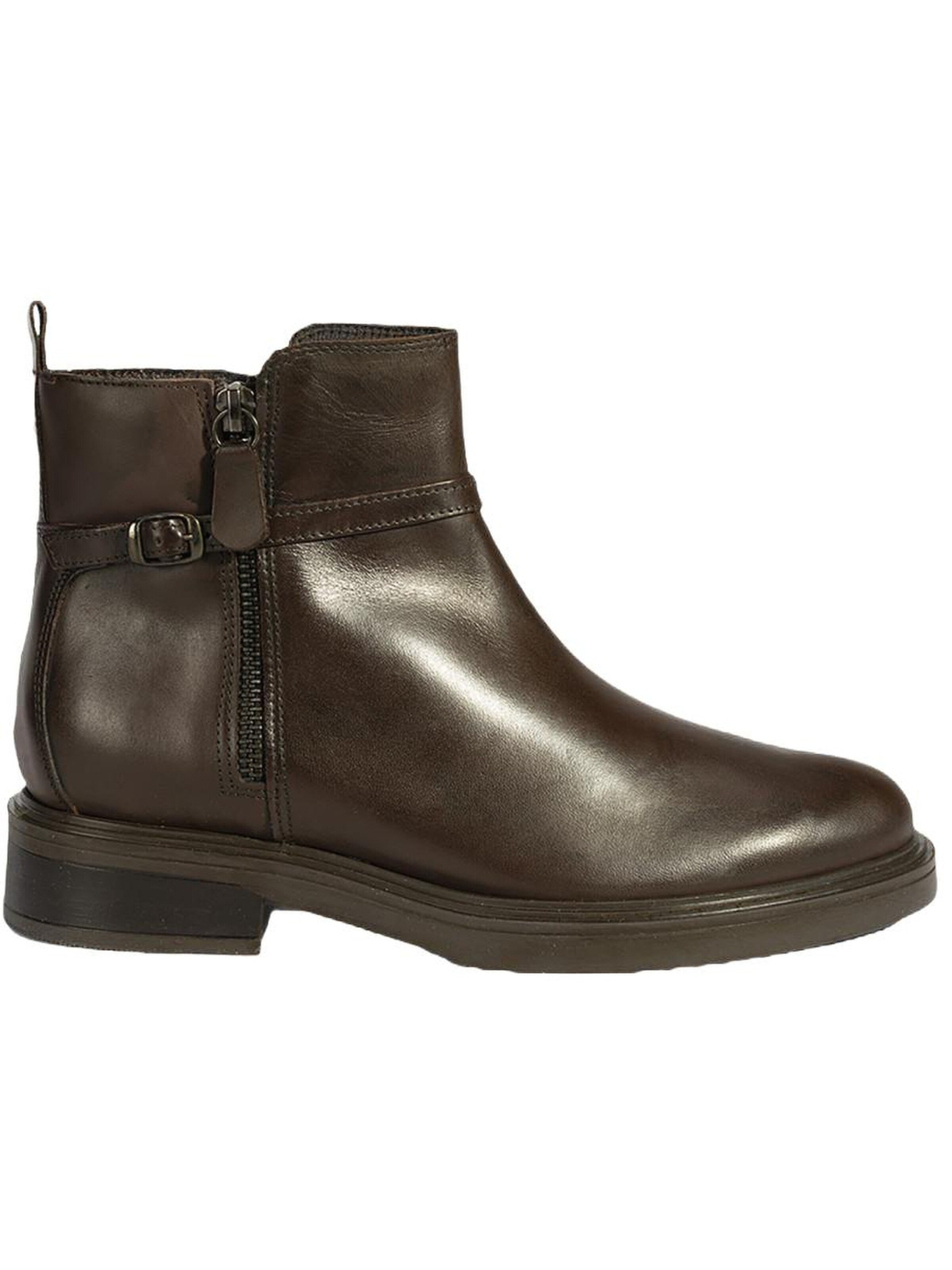 Desa Boots in Brown