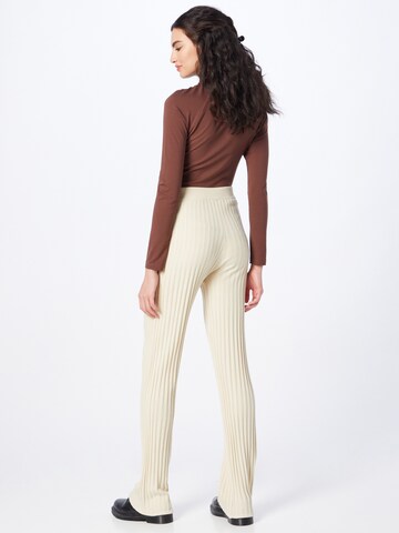 Regular Pantalon 'Fleur' Gina Tricot en beige