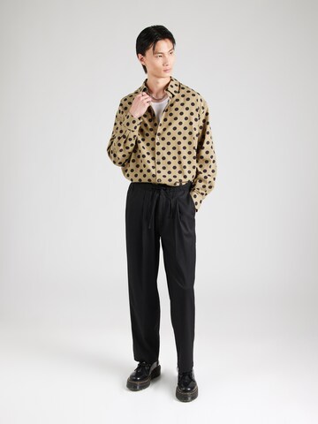 WEEKDAY - Ajuste confortable Camisa en verde
