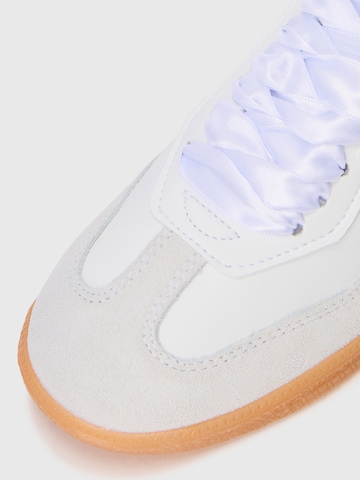 STEVE MADDEN Nizke superge 'Emporia' | bela barva