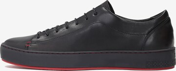 Sneaker bassa di Kazar in nero: frontale