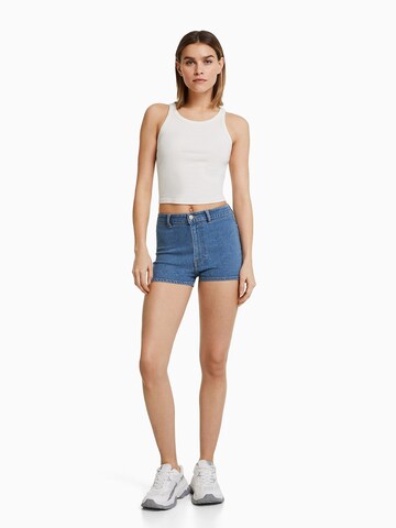 Bershka Skinny Shorts in Blau