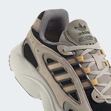 ADIDAS ORIGINALS - Sapatilhas baixas 'Ozmillen' em bege