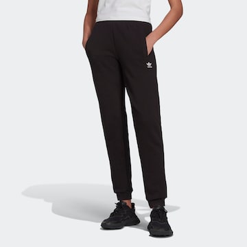 ADIDAS ORIGINALS Tapered Broek in Zwart: voorkant