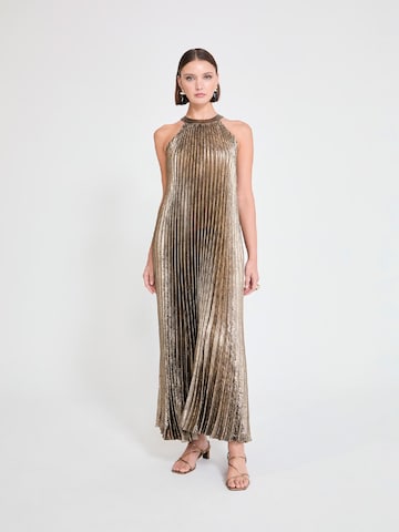 Robe de soirée Lola Casademunt en or : devant