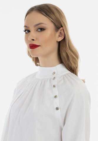 faina - Blusa em branco