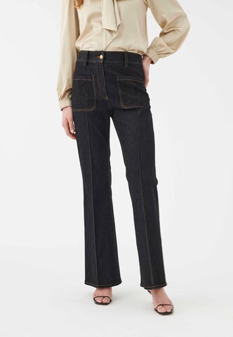 Dea Kudibal Boot cut Jeans in Blue: front