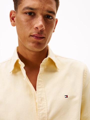 Coupe regular Chemise 'Heritage' TOMMY HILFIGER en jaune