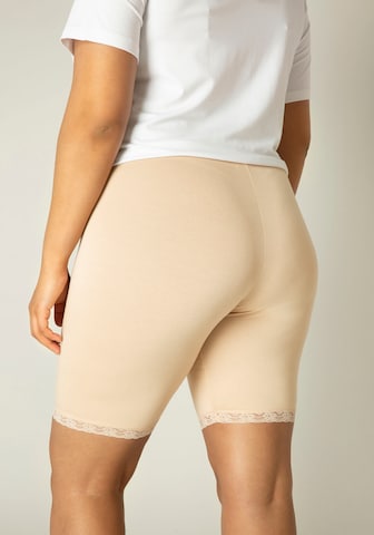 BASE LEVEL CURVY Skinny Leggings in Weiß