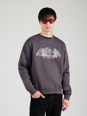 ALPHA INDUSTRIES Sweatshirt i grå: forside