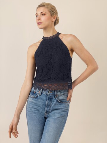 APART Top in Blau: Vorderseite