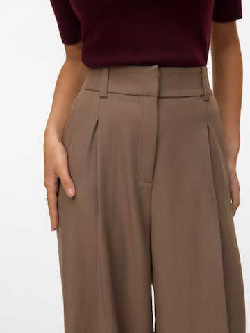 VERO MODA Regular Trousers 'ALESSIA' in Brown