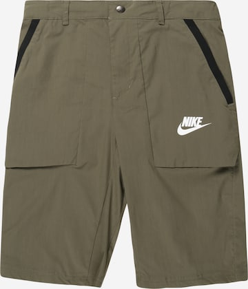 Regular Pantalon Nike Sportswear en vert : devant