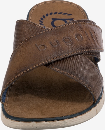 bugatti - Zapatos abiertos 'Dario' en marrón
