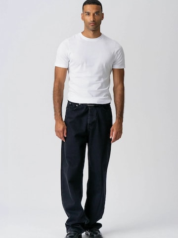 TEESHOPPEN Comfort fit Button Up Shirt ' Muscle ' in White