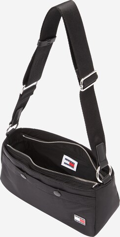 Tommy Jeans - Bolso de hombro 'GIRLHOOD' en negro