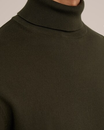 WE Fashion Sweater in Green