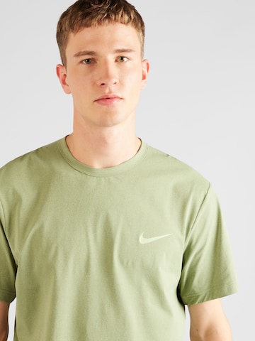NIKE Функциональная футболка 'HYVERSE' в Зеленый