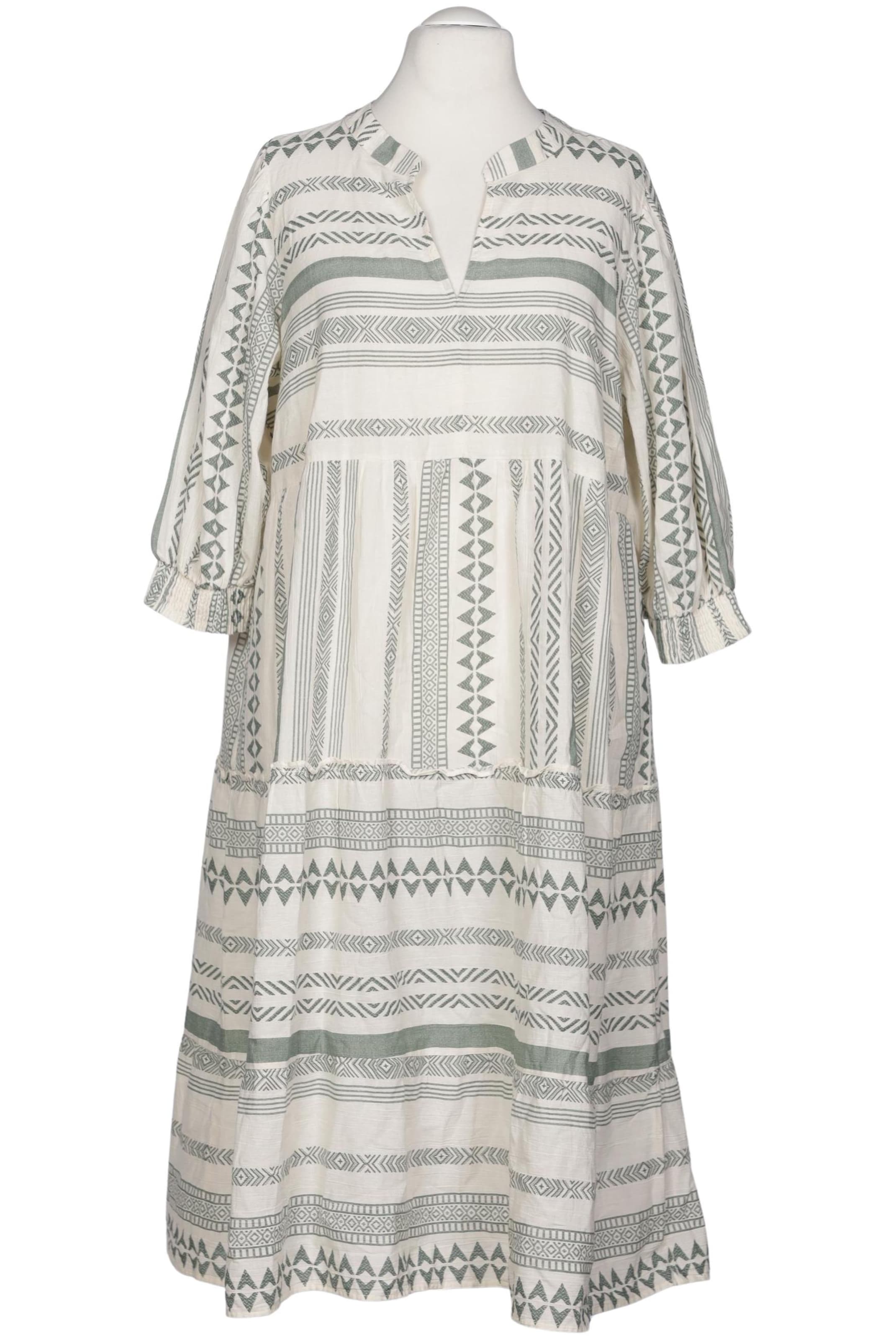 Vero Moda Curve Dress in 7XL in Mixed colors: front