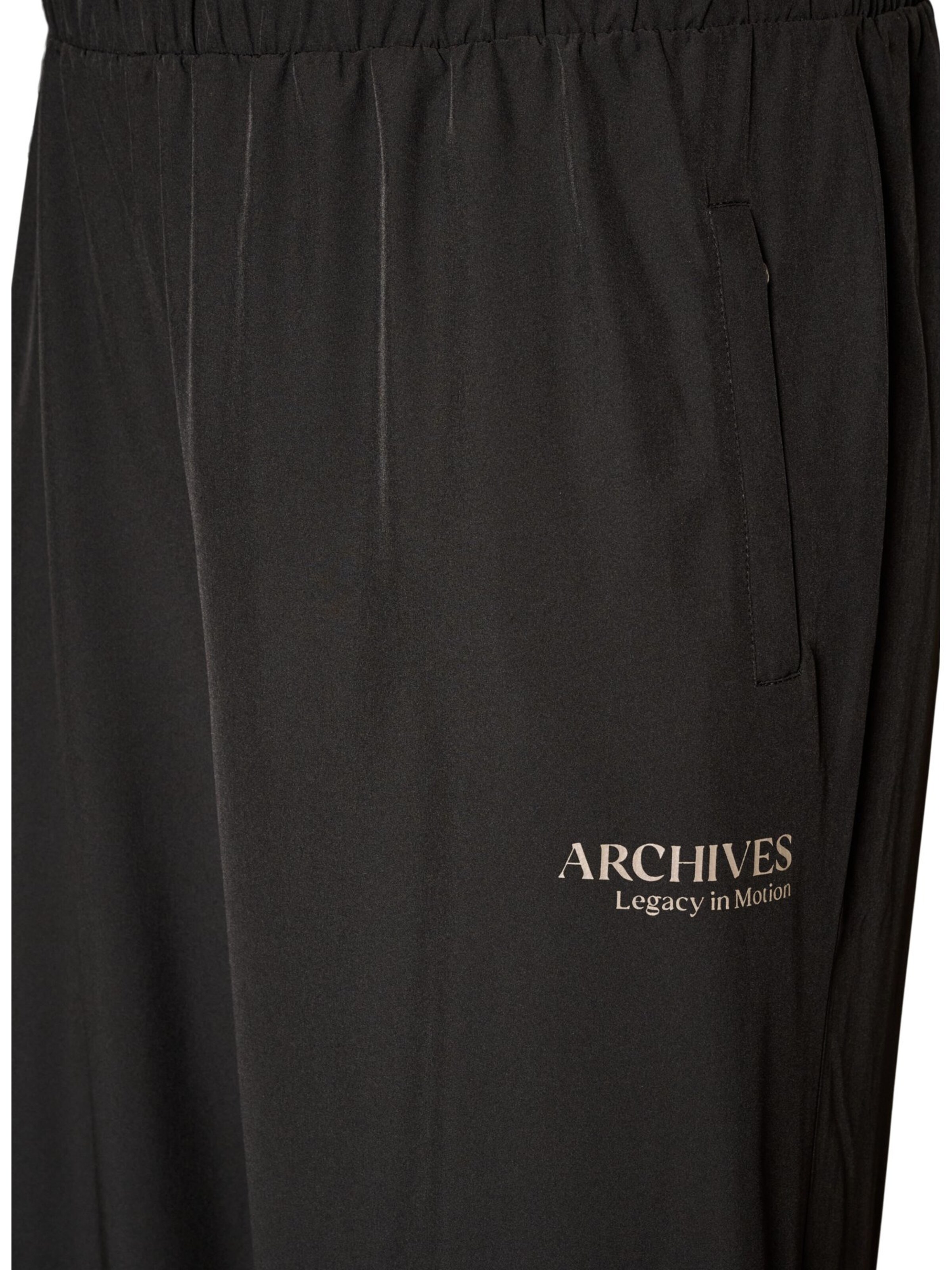 Active by Zizzi - Loosefit Pantalón deportivo 'CLARA' en negro