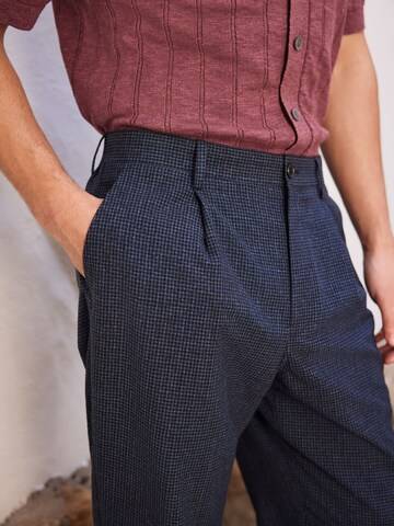Next Loosefit Hose in Blau
