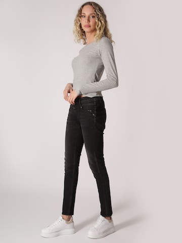 Miracle of Denim Skinny Jeans in Black