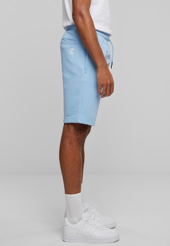 Karl Kani Regular Shorts in Blau