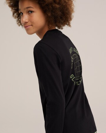 Pijamale de la WE Fashion pe negru