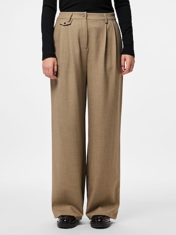 Regular Pantalon à pince 'PCBUBBLES' PIECES en marron : devant