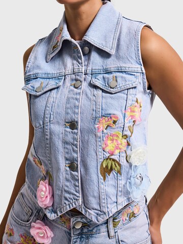 IT'S BASIC Bodywarmer 'FLORAL DENIM WAISTCOAT' in Blauw