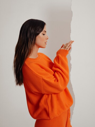 A LOT LESS Pullover 'Naja' in Orange