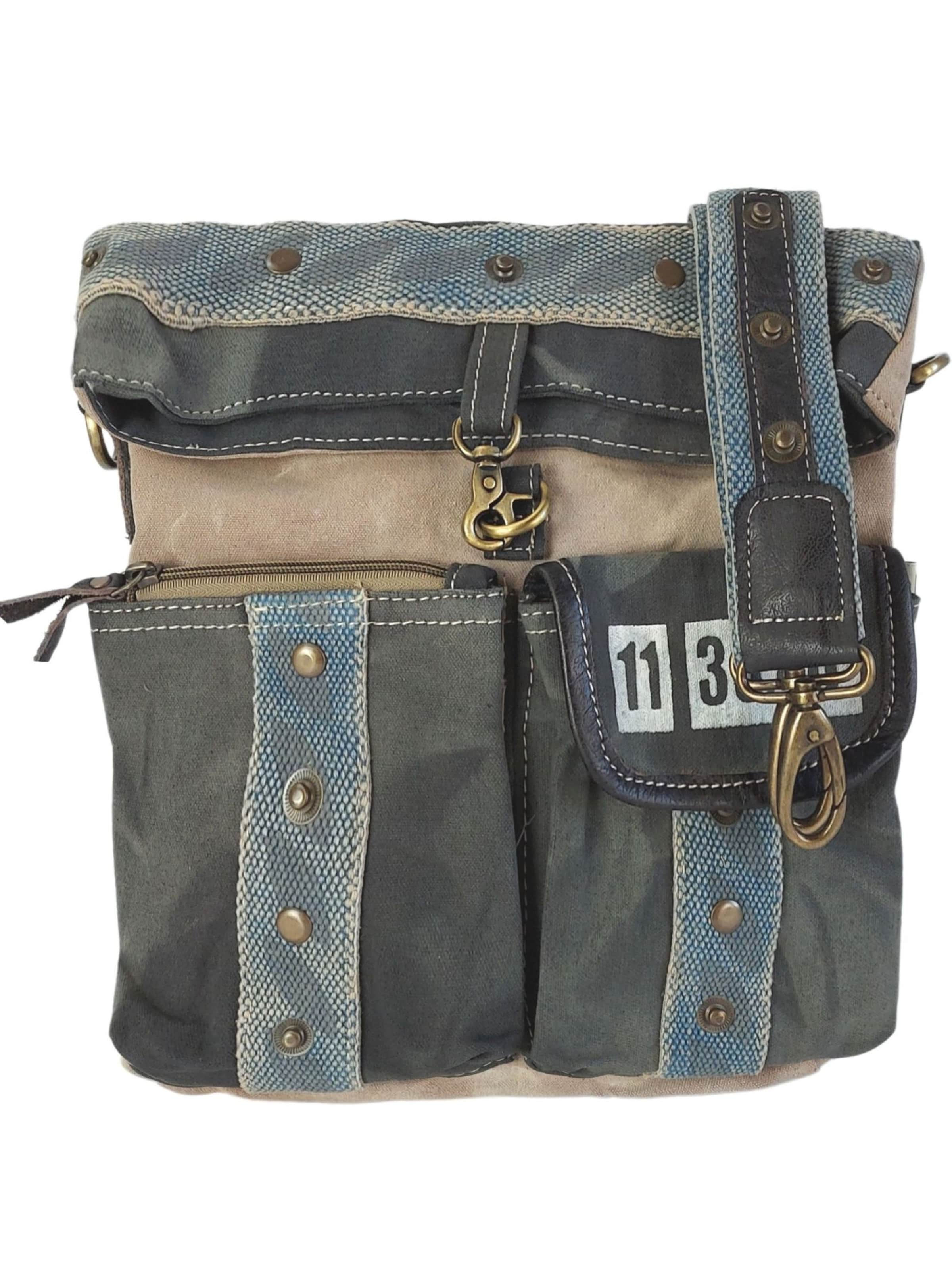 Sunsa Crossbody Bag 'Sunsa' in Black: front