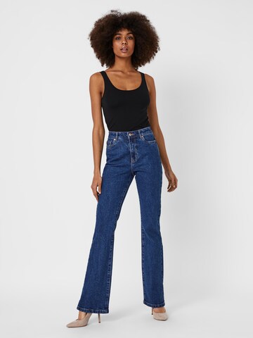 VERO MODA Flared Jeans 'Selma' i blå