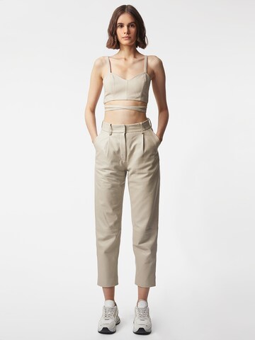 Loosefit Pantalon à pince 'Alea' Young Poets en beige